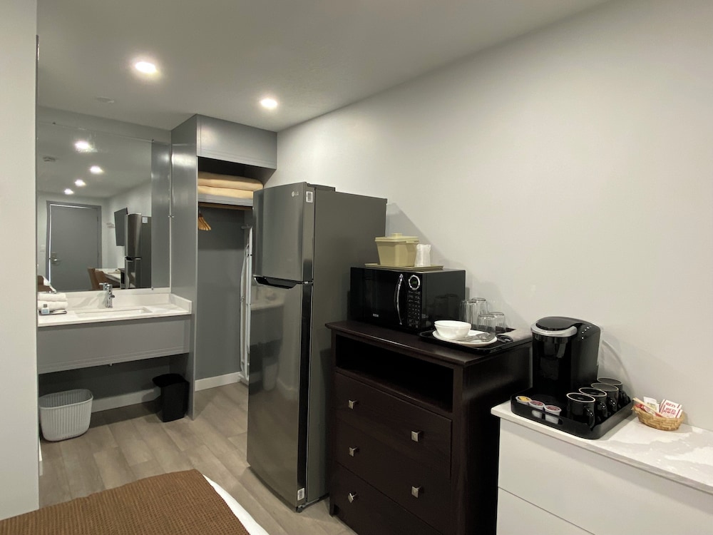 Deluxe Room, 2 Queen Beds photo 3