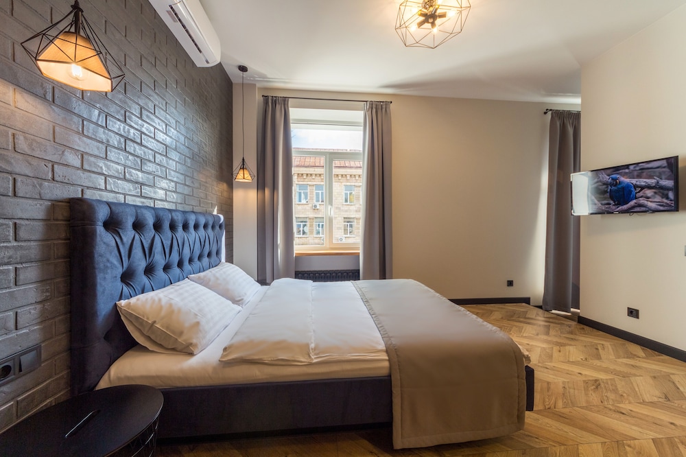 Spacious Design Apartment with Balcony - Borysa Hrinchenka Str., 4 photo 3