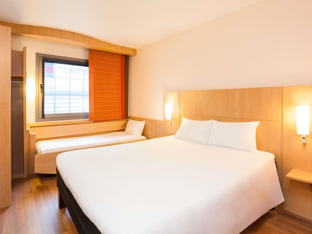 Room, Multiple Beds - Photo 5