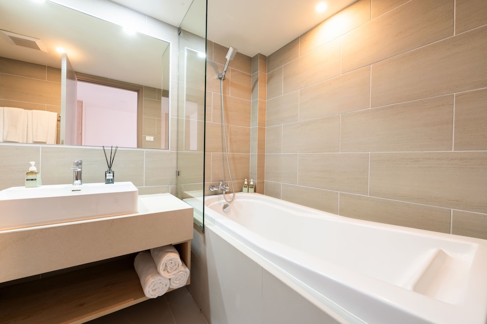 Classic Double Room, 1 Bedroom, Non Smoking - Photo 5