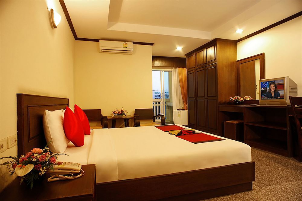 Deluxe Room - Photo 4