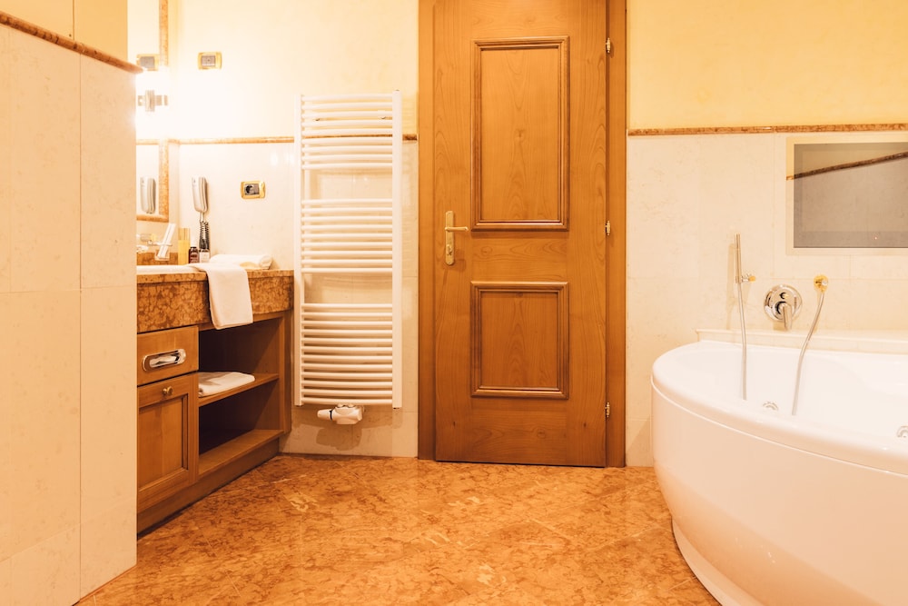 Suite (Private Spa) - Photo 10