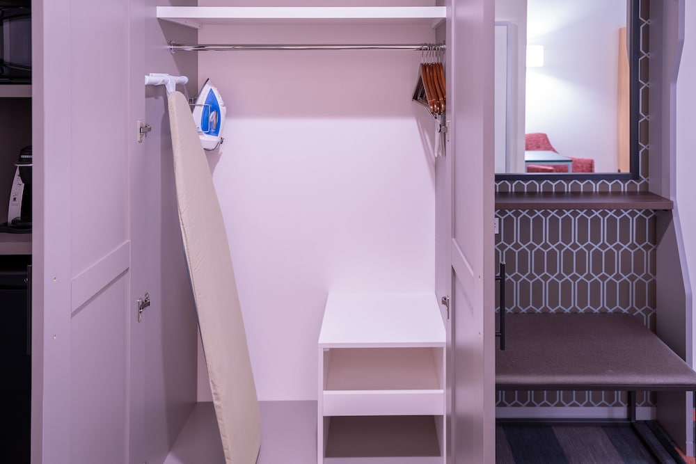 Premium Room, 1 King Bed (Leisure) - Photo 8