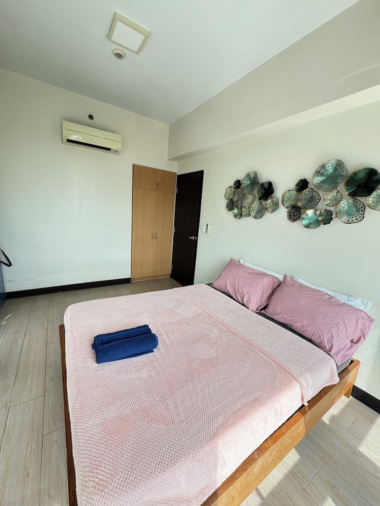 Comfort Room, Multiple Beds, Balcony, Pool View photo 3