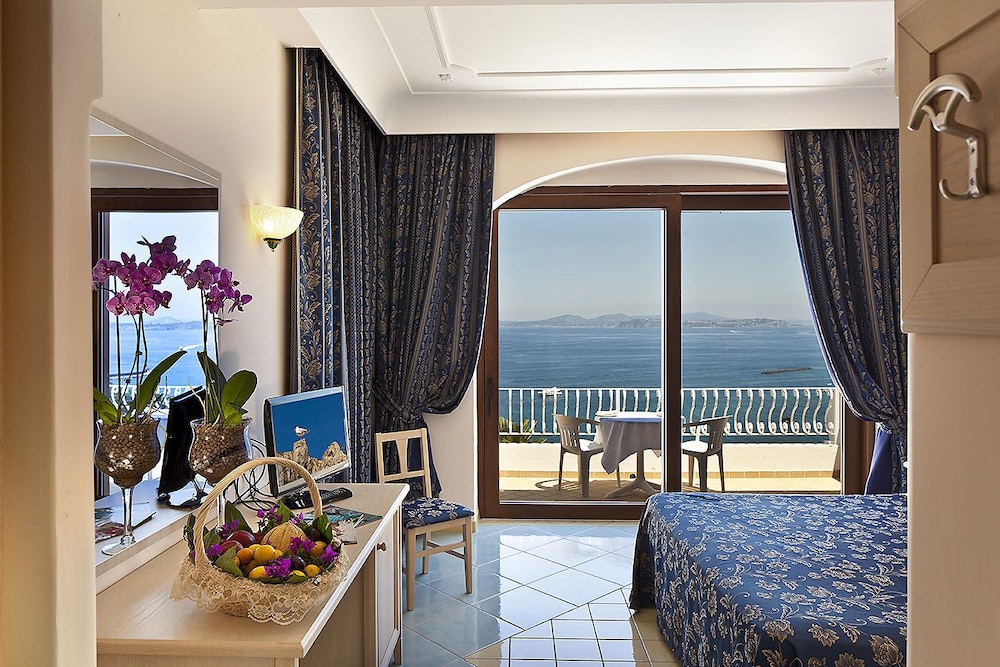 Deluxe Double Room, Sea View - Photo 5