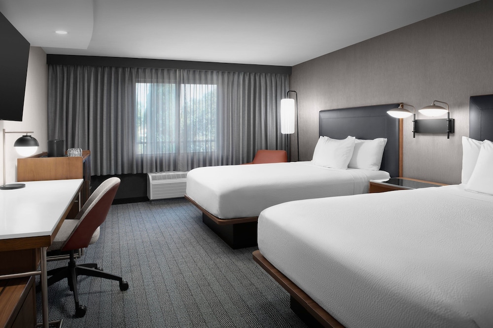 Room, 2 Queen Beds (Hearing Accessible) - Photo 1