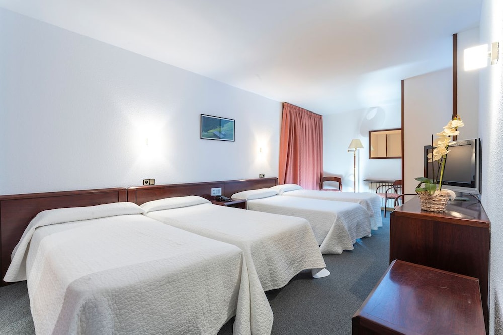 Triple Room, Balcony, City View