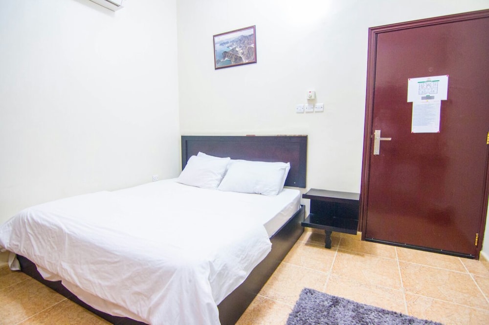 Basic Double Room, 1 Bedroom, Non Smoking photo 3
