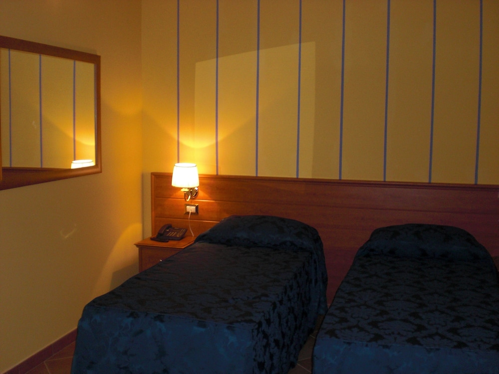 Standard Double Room photo 2