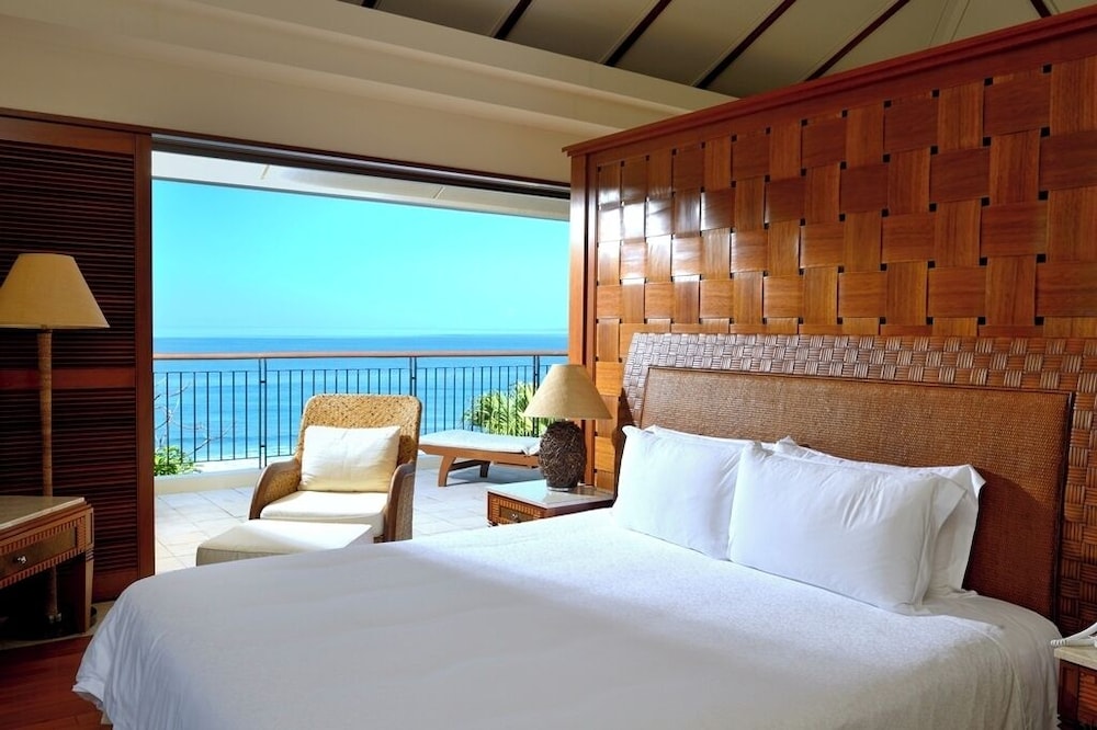 Deluxe Suite Room, Lounge access, Non Smoking, Age 13+ Only