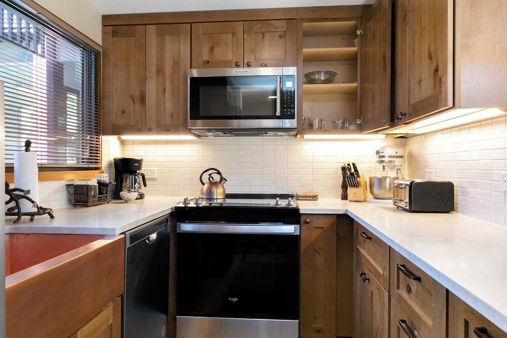 Condo, 3 Bedroom 2 Bathrooms (Diamond)
