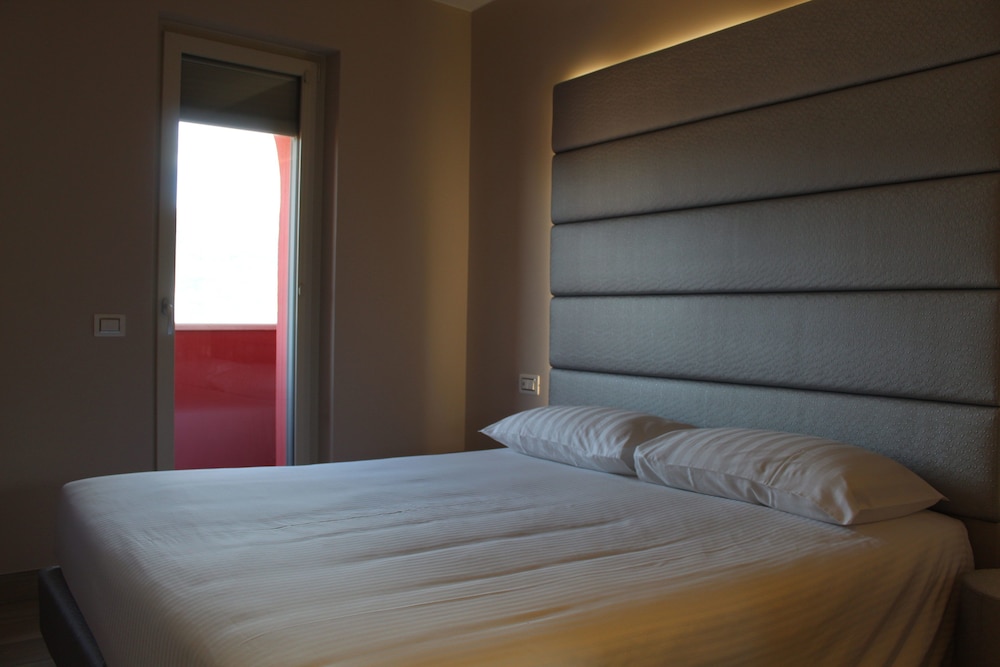 Deluxe Double or Twin Room, Lake View photo 1