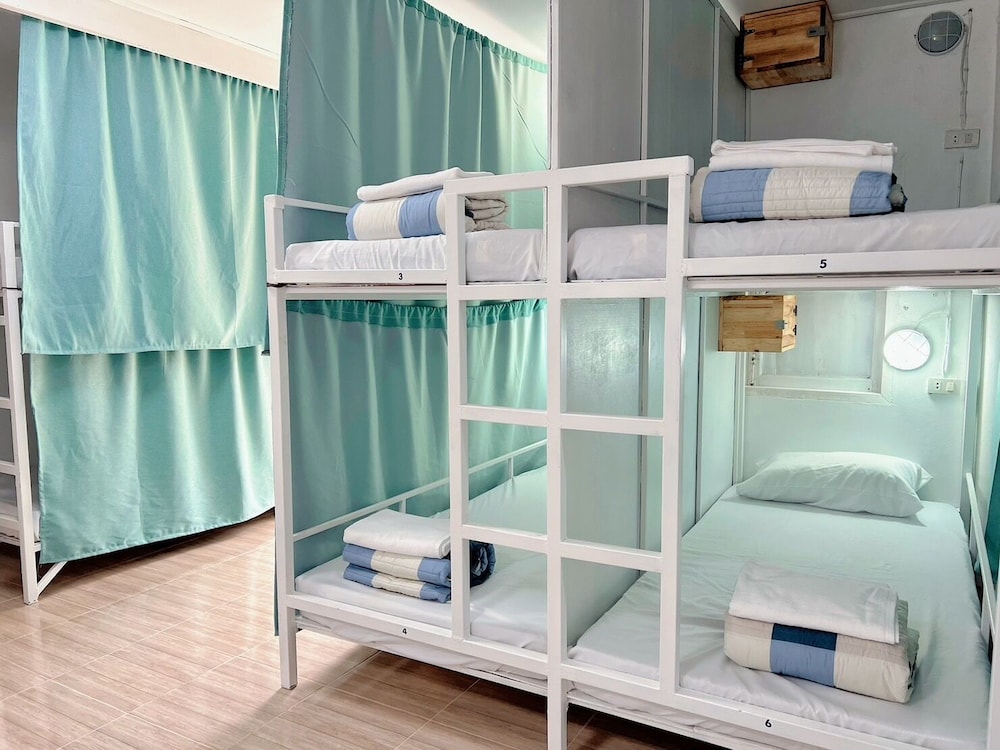 Basic Shared Dormitory, Mixed Dorm