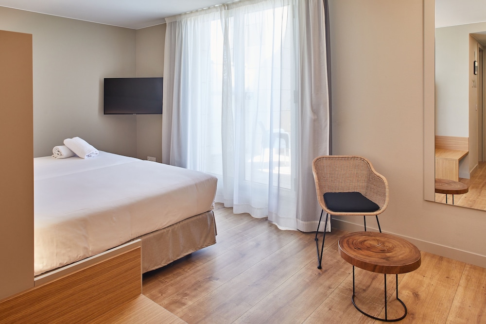 Superior Double or Twin Room - Photo 1
