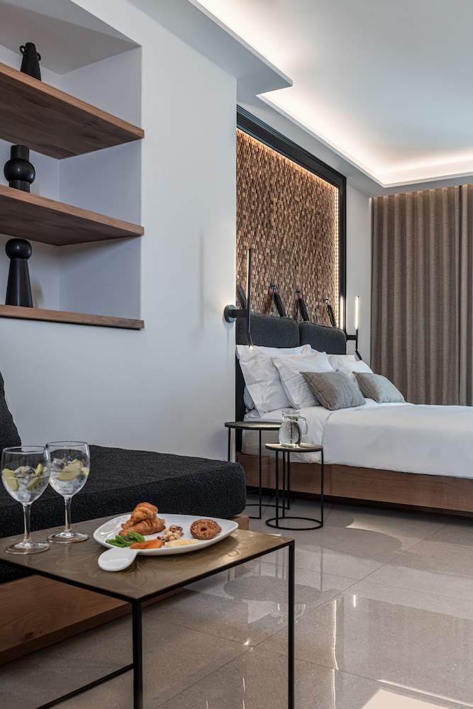 Junior Suite, Partial Sea View
