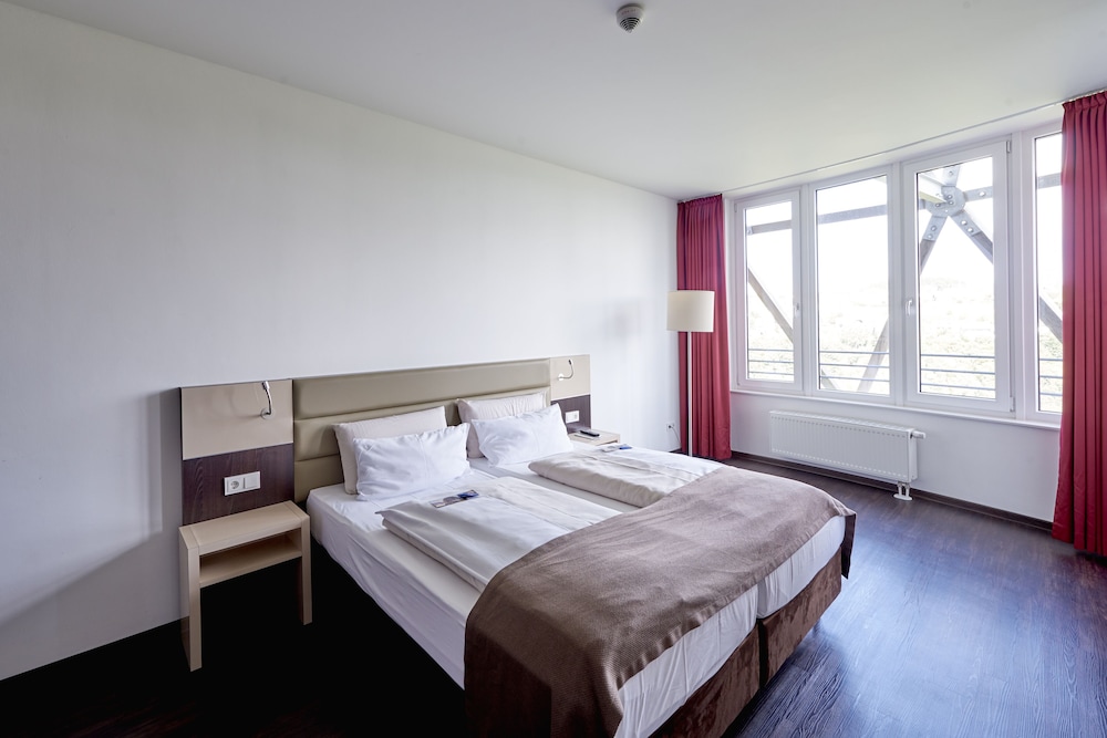 Deluxe Suite - Photo 2