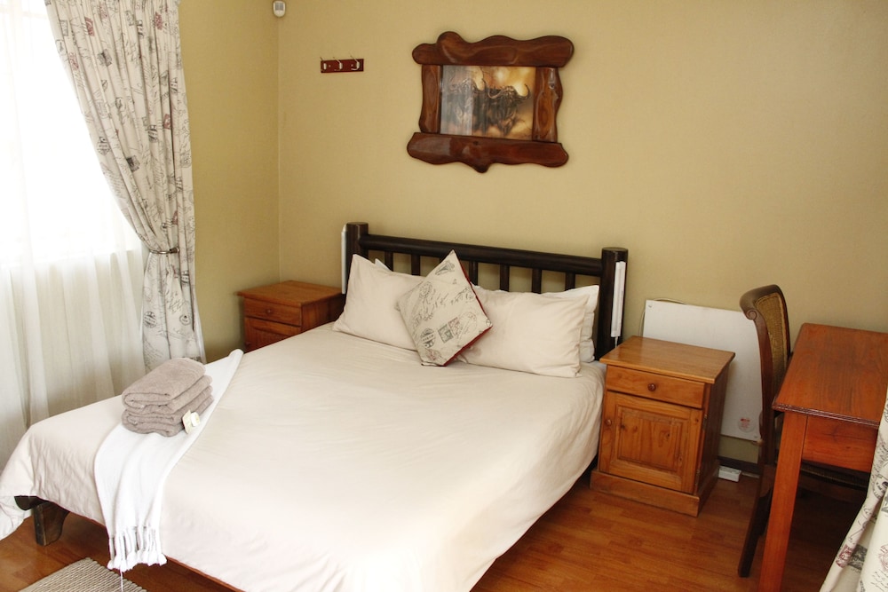 Standard Queen Room photo 3