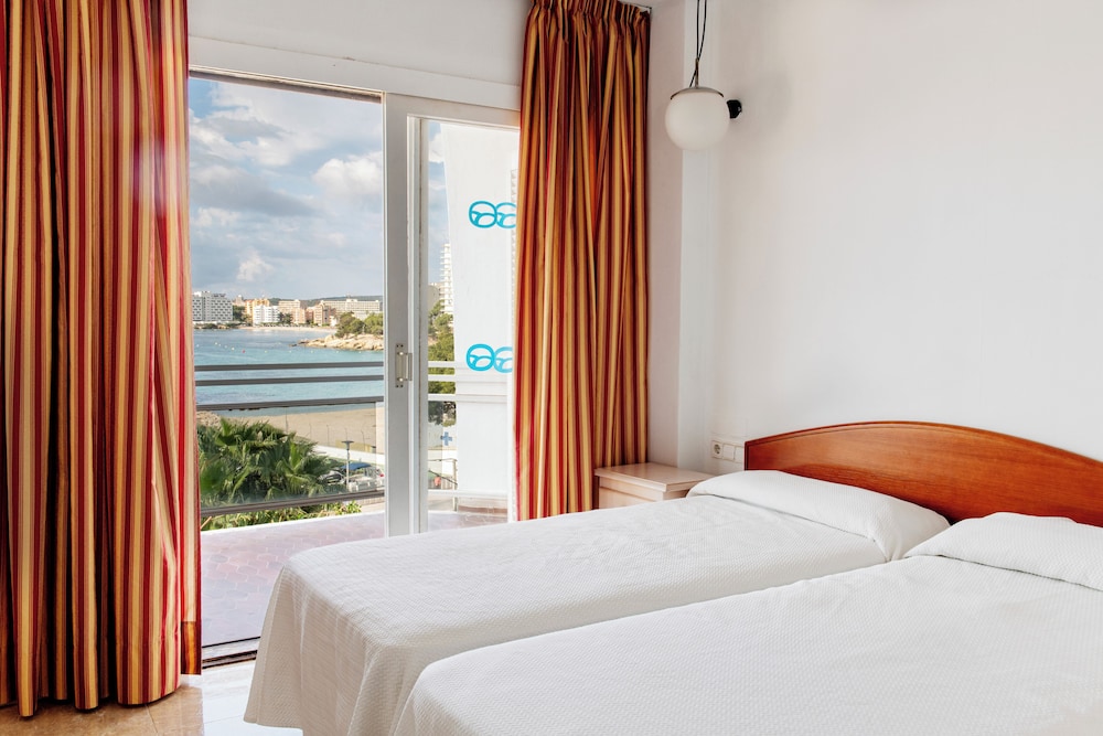 Standard Apartment, 2 Bedrooms, Sea View (4 Adults + 2 Children)
