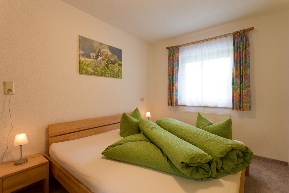 Standard Apartment, 3 Bedrooms, Ground Floor photo 2
