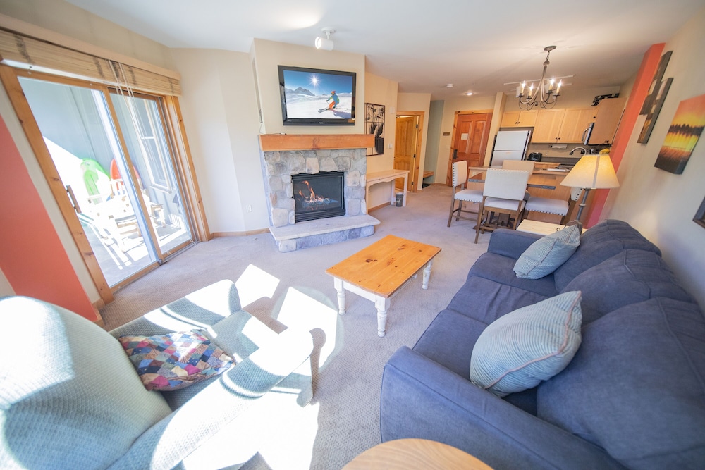 Condo, 1 King Bed with Sofa bed, Courtyard View (Buffalo Lodge 8340) photo 1