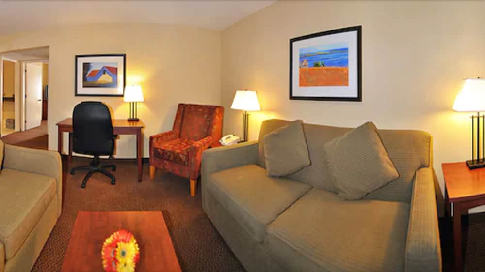 Renovated 1 King Bed Suite - Main building - Photo 5
