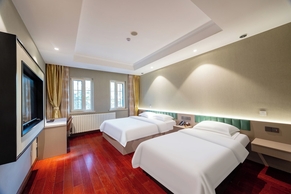 Family Triple Room, Pets Allowed, Courtyard View