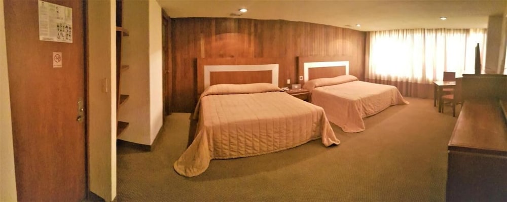 Family Quadruple Room, City View photo 2