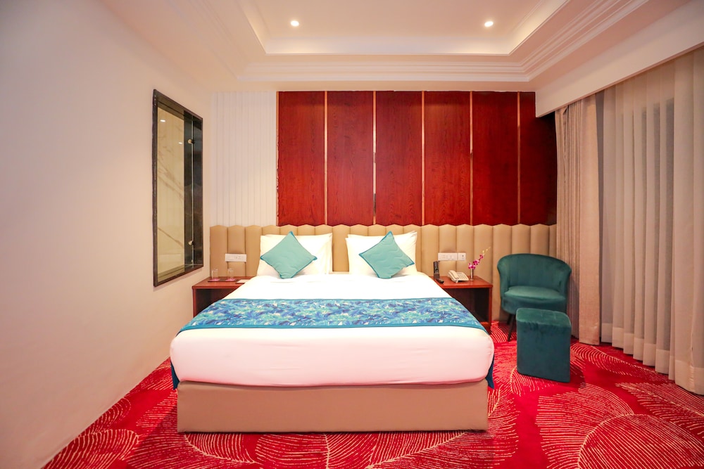 Traditional Studio Suite photo 1