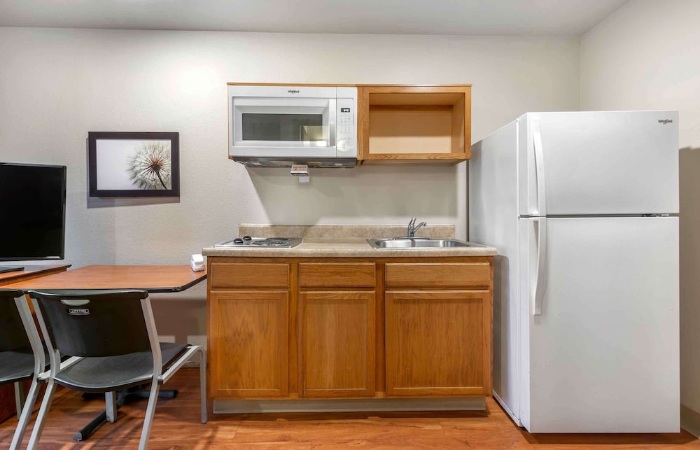Standard Studio, Non Smoking, Refrigerator & Microwave photo 3