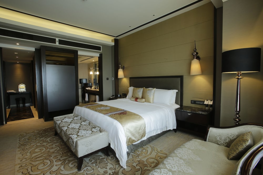Suite, 1 King Bed