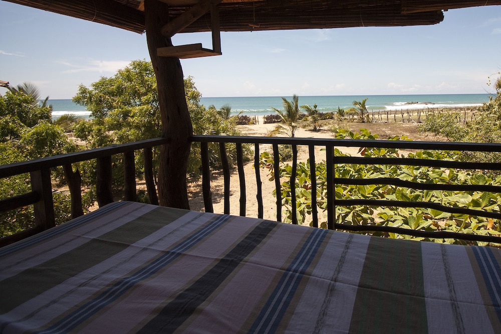 Panoramic Tree House, Ocean View, Beachfront photo 1
