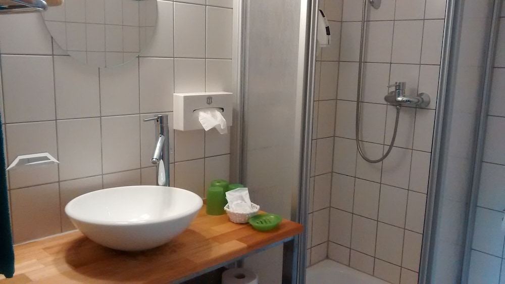 Comfort Triple Room, Private Bathroom photo 3
