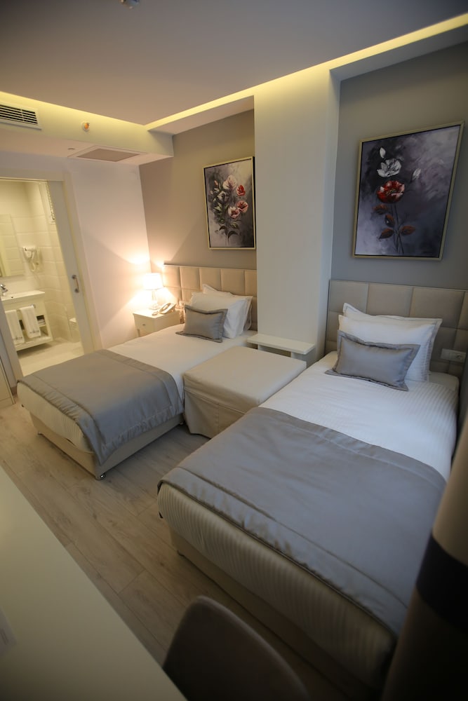 Deluxe Twin Room photo 1