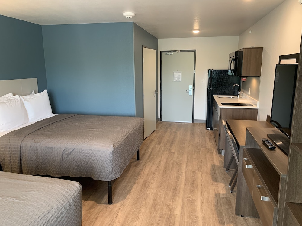 Standard Room, 2 Queen Beds, Non Smoking