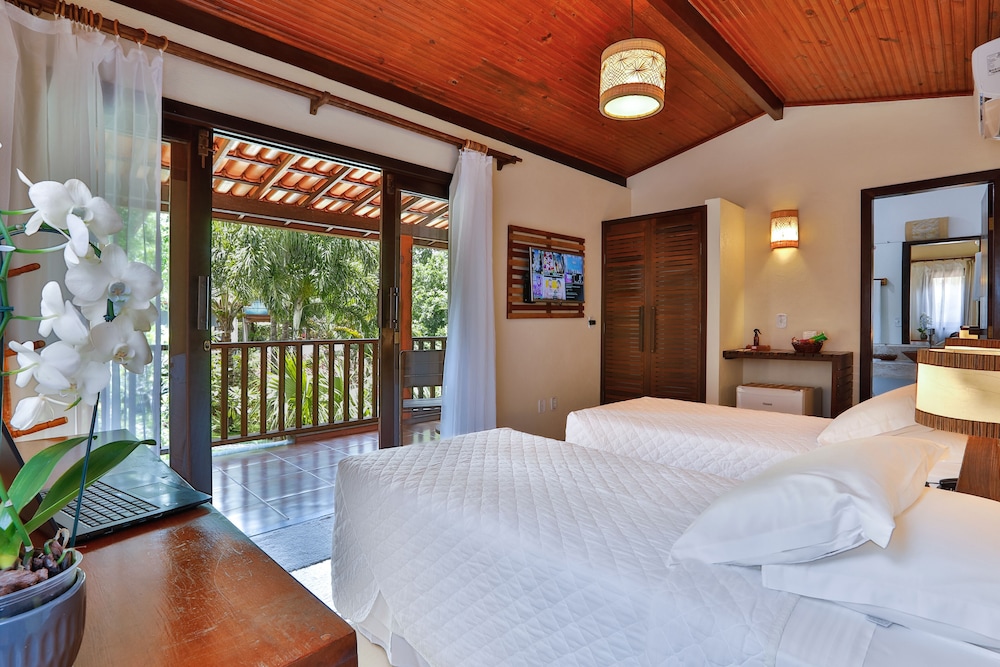 Quarto Triplo, com sacada, terreo, vista para o jardim