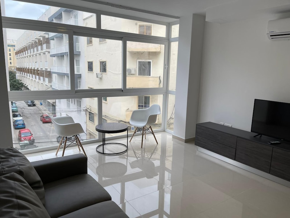 Apartment photo 3