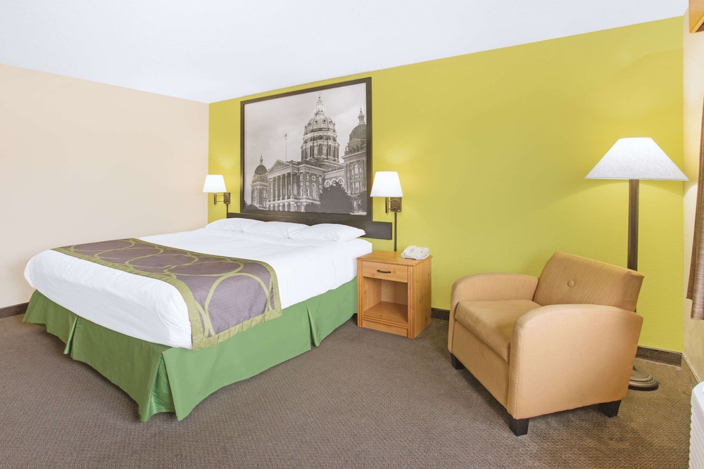 Suite, 1 King Bed photo 1