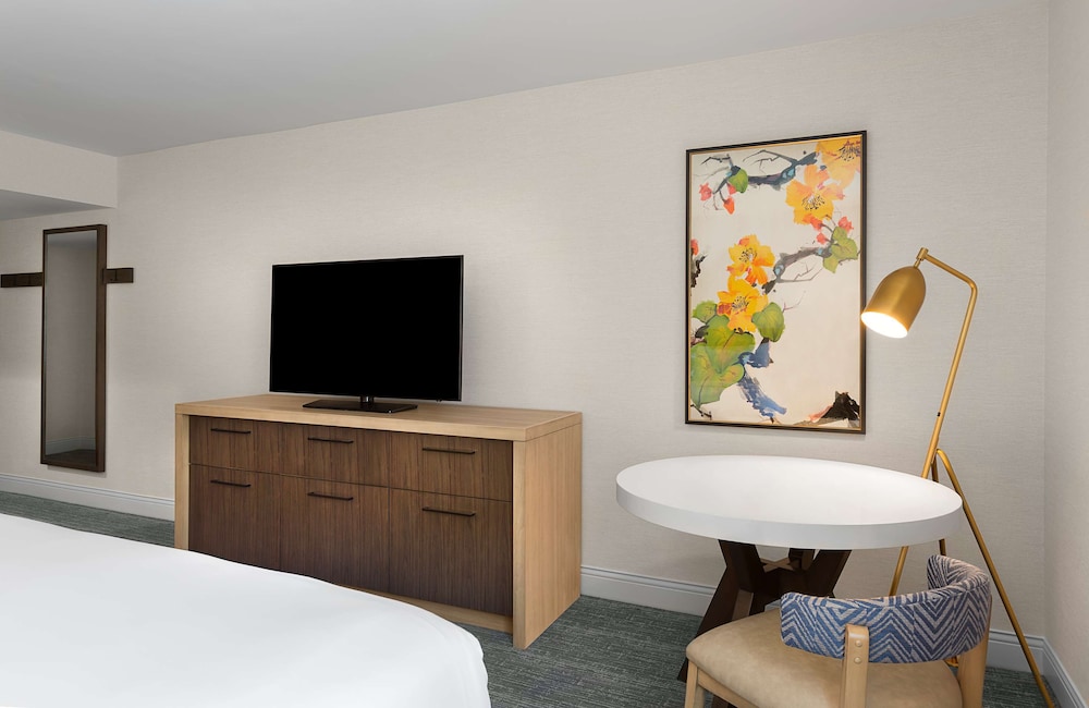 Junior Suite, 2 Queen Beds - Photo 5