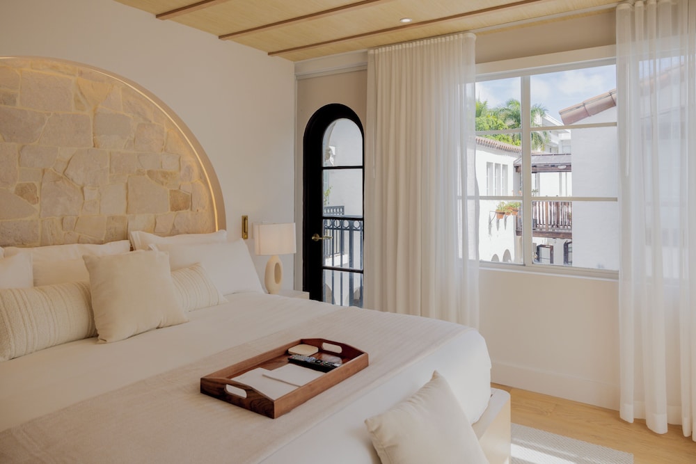 Suite (Serena)