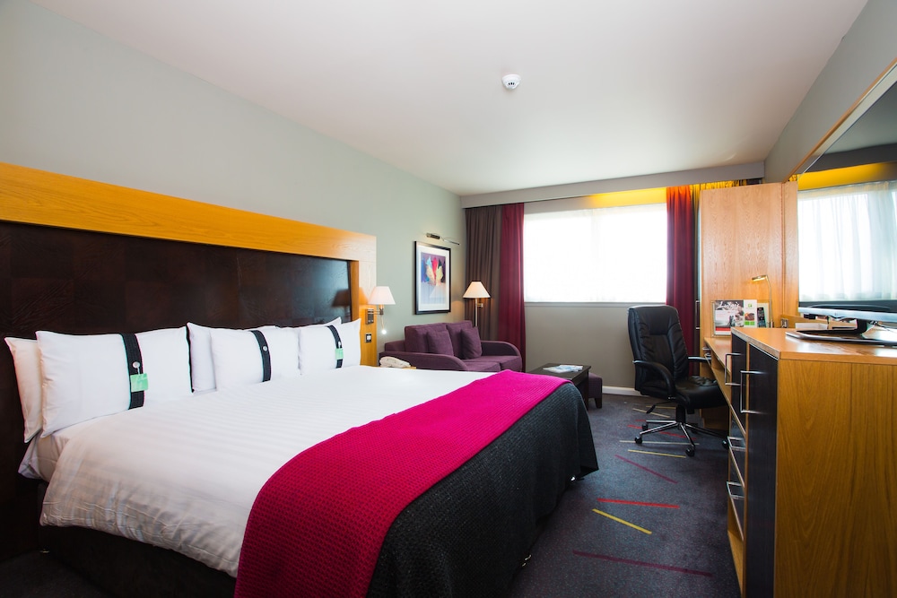 Standard Room, 1 King Bed with Sofa bed - Photo 8