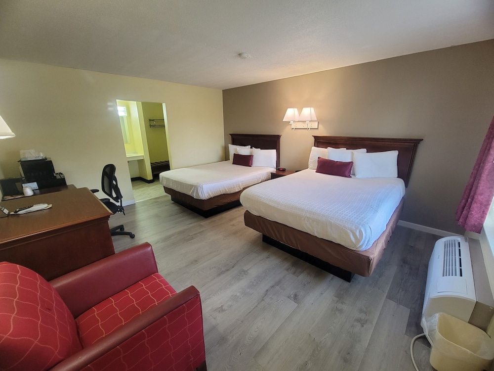 Room, 2 Queen Beds, Non Smoking photo 3