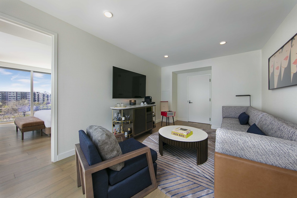 Premier Suite, 1 Bedroom, City View - Photo 3