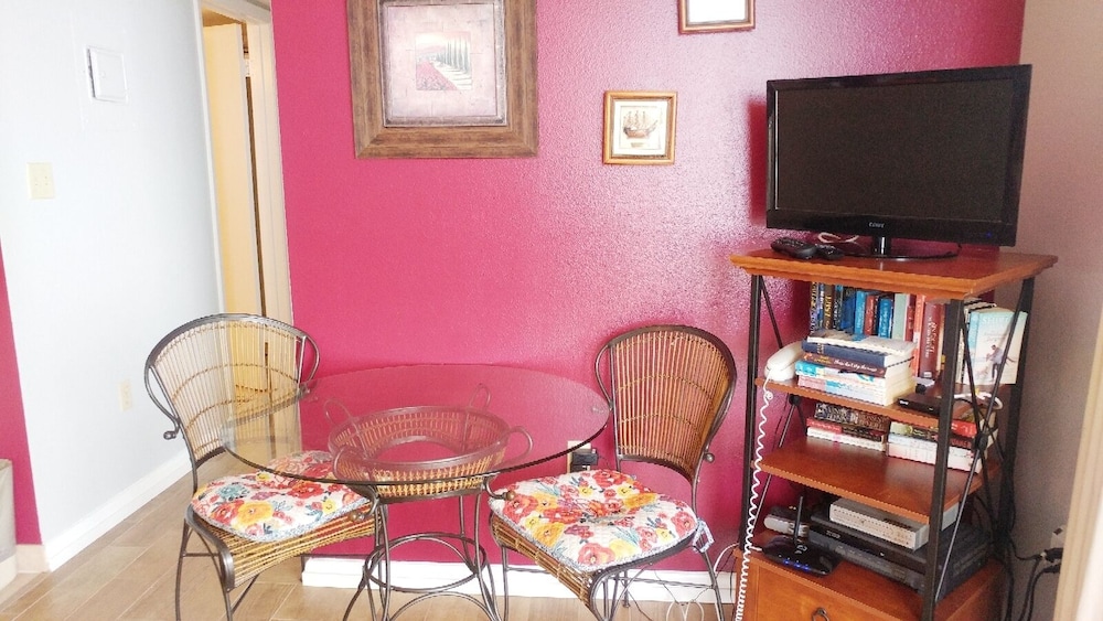 One Bedroom Apartment, Gulf View 401 photo 2