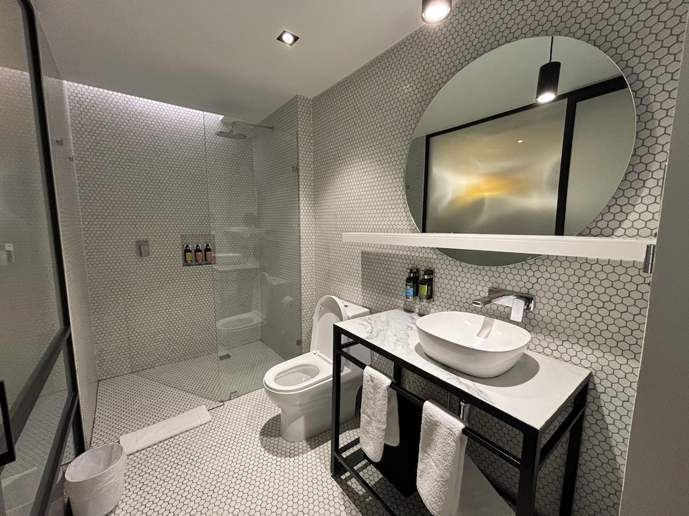 City Apartment, 1 Bedroom - Photo 9