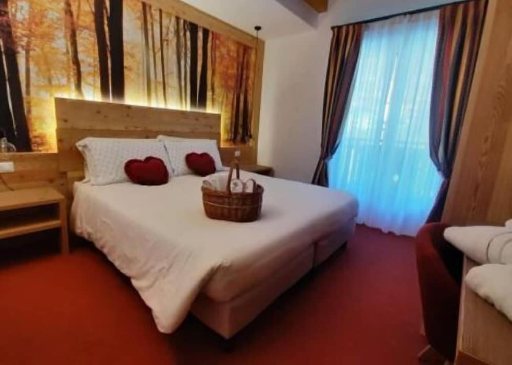 Comfort Room, Lake View