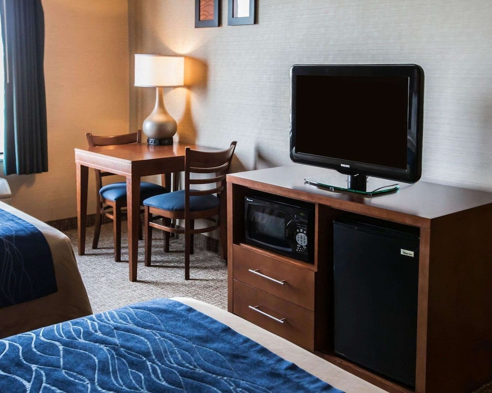Suite, 2 Queen Beds, Non Smoking - Photo 3