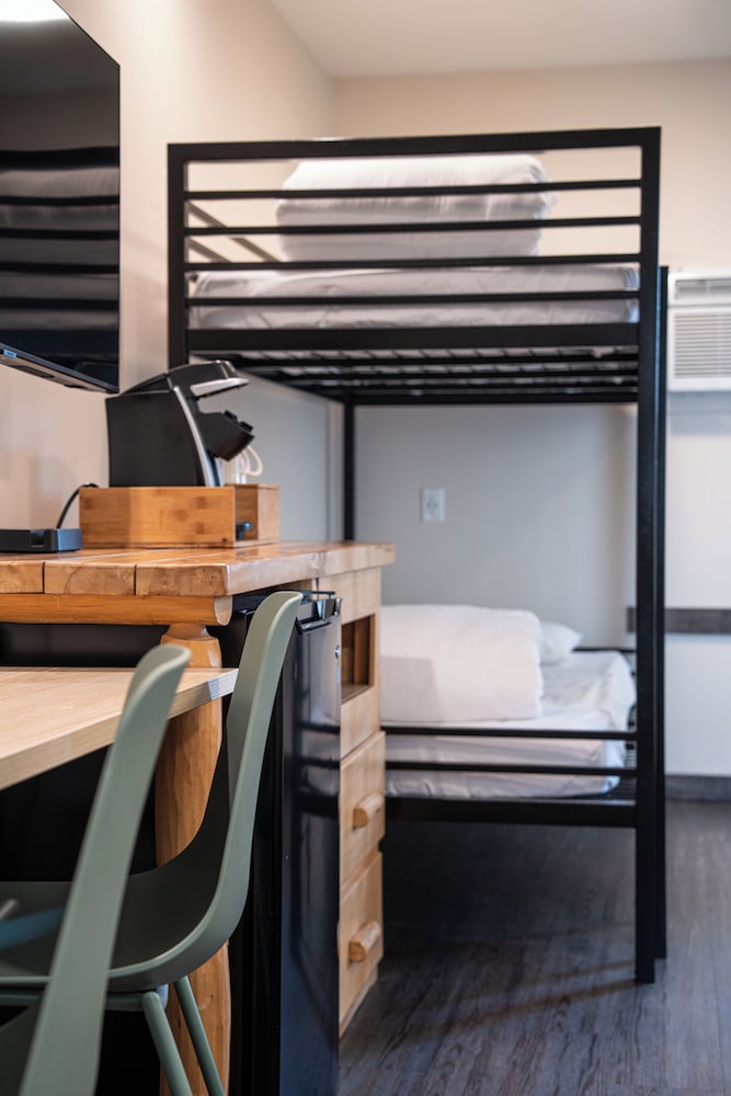 Premium Room, Multiple Beds, Non Smoking photo 3