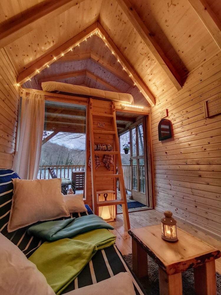 Basic Cabin, Terrace, River View photo 1