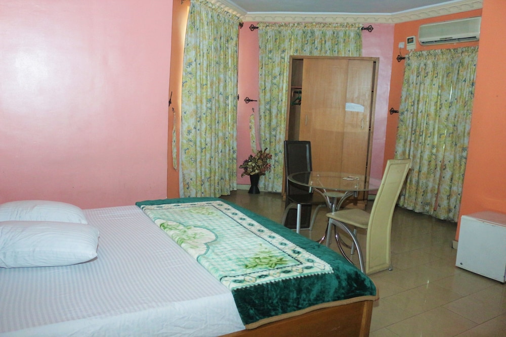Royal Suite photo 2