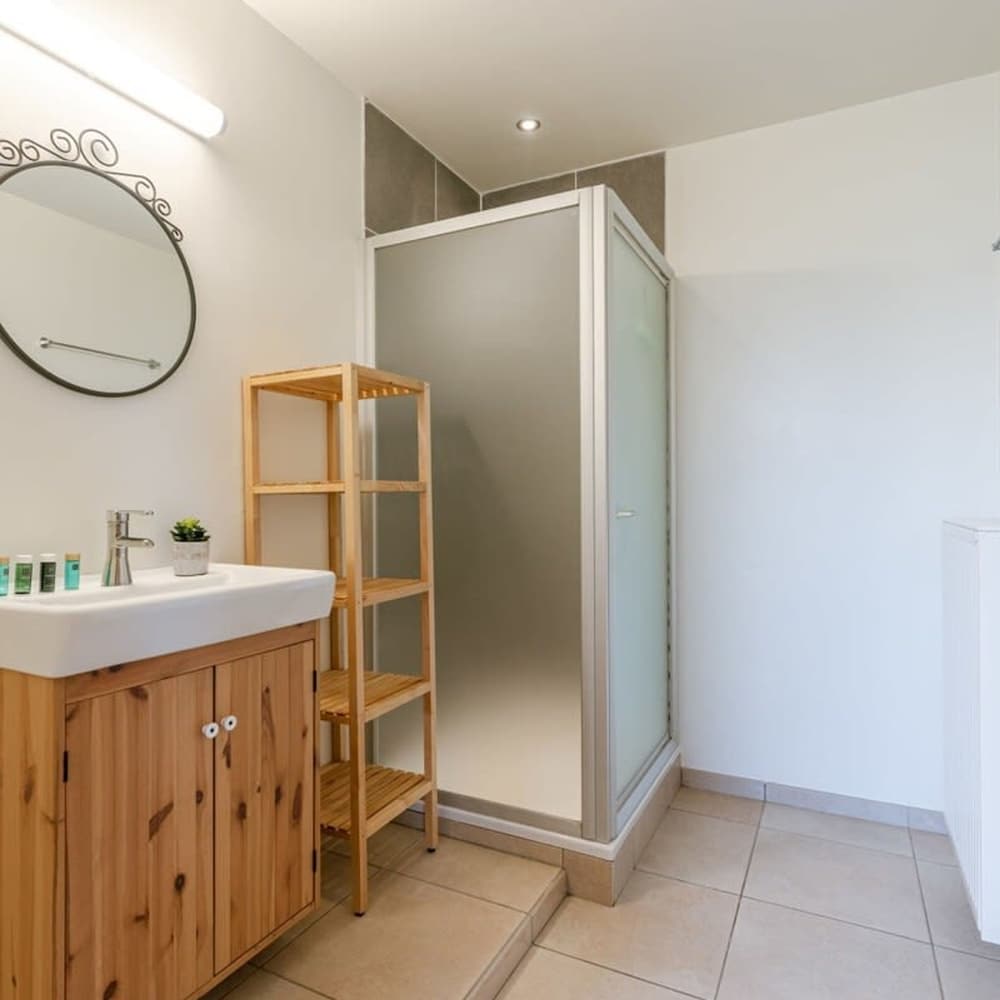 Rustic Family Holiday Home for up to 8 People Located in the Green of the Countryside, Billede 10